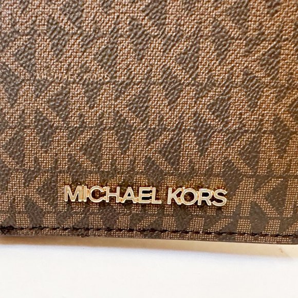 Michael Kors Jet Set Travel Passport Case Wallet MK Signature Brown - Picture 7 of 10